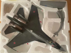 Vand avion de vanatoare rusesc Sukhoi Su-35 scara 1/48